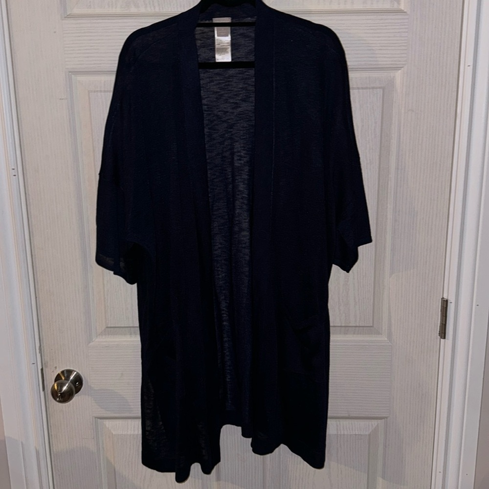 BARELY WORN SHORT SLEEVE CARDIGAN